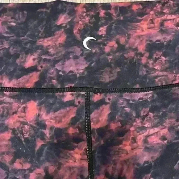 ZYIA NWOT size 14-16 - Red and Black Smoky Hendrix Luxe 7/8 24" - Picture 4 of 5